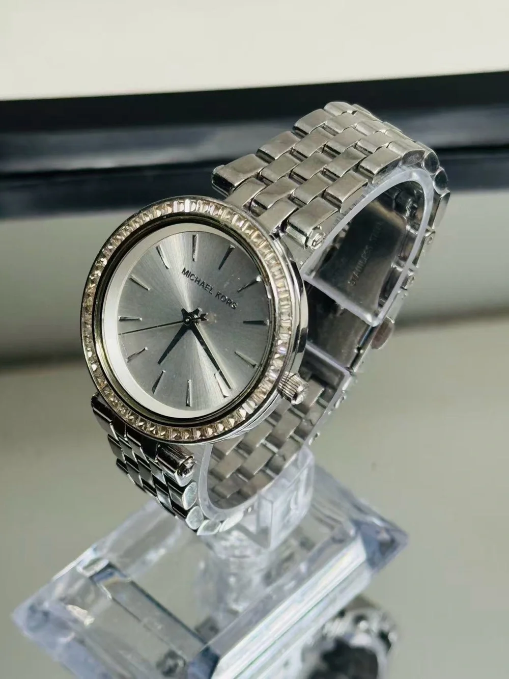 Michael Kors Women Quartz Watch Silver Tone Crystal Bezel 33mm New Battery Runs